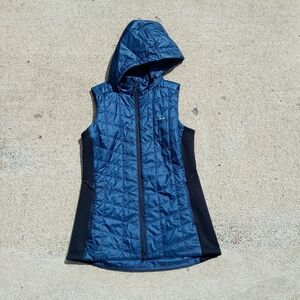 L.L.Bean 505280 Women's Small Blue Zip Hooded Packaway Primaloft Longer Vest